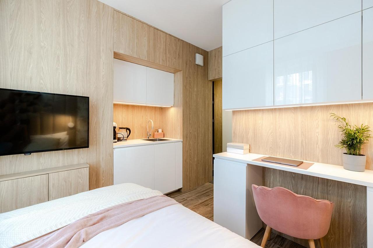Studio Wola Apartament Kasprzaka - Wifi + Smart Tv Warschau Buitenkant foto