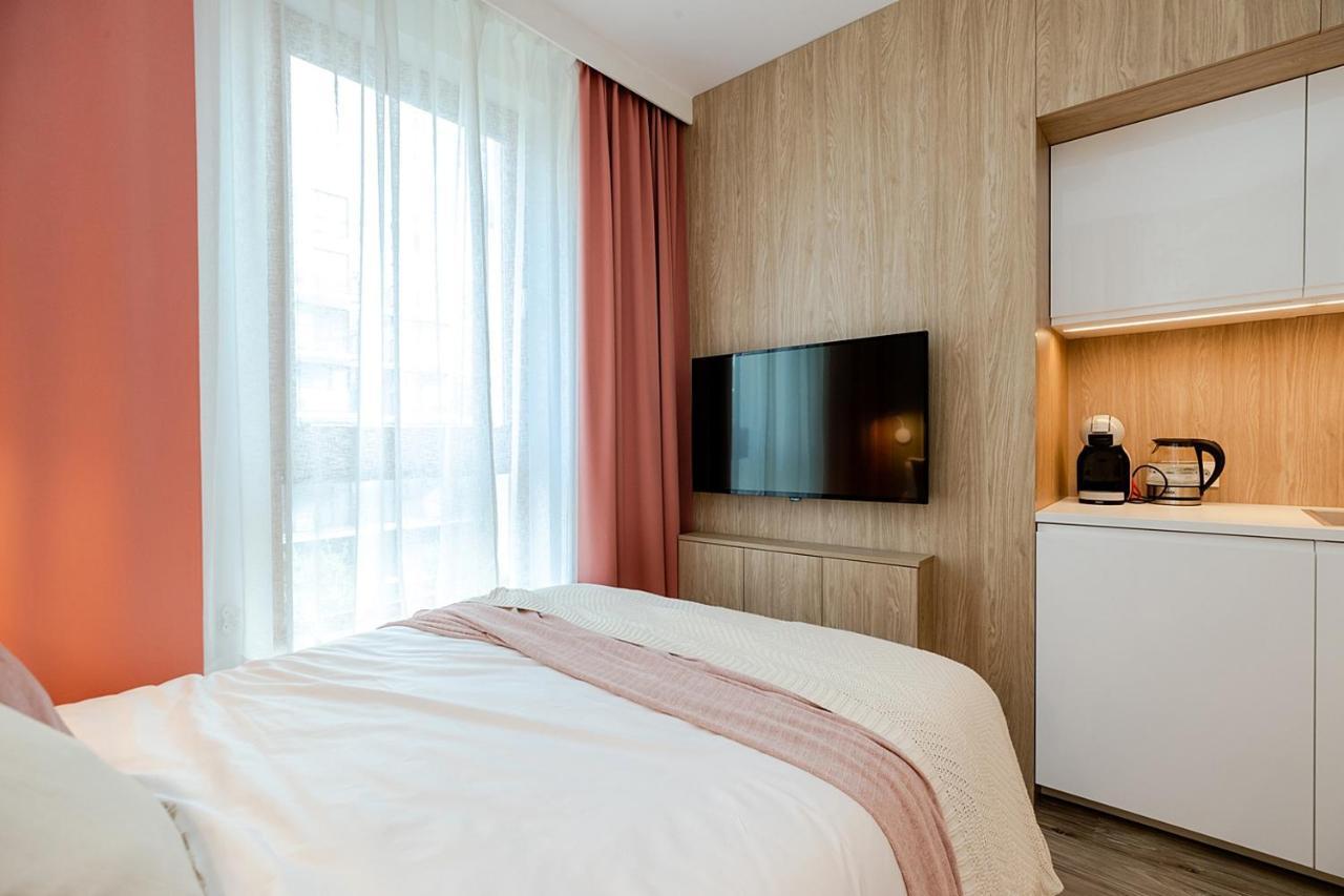 Studio Wola Apartament Kasprzaka - Wifi + Smart Tv Warschau Buitenkant foto