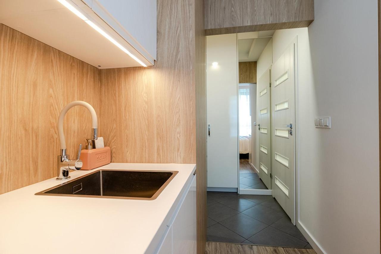 Studio Wola Apartament Kasprzaka - Wifi + Smart Tv Warschau Buitenkant foto