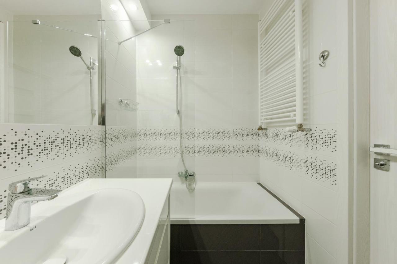 Studio Wola Apartament Kasprzaka - Wifi + Smart Tv Warschau Buitenkant foto