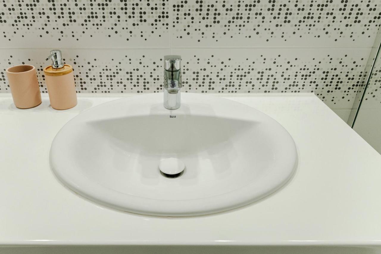 Studio Wola Apartament Kasprzaka - Wifi + Smart Tv Warschau Buitenkant foto